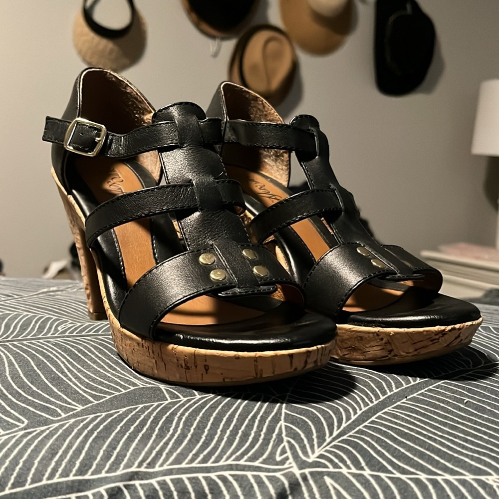 Sexy Women’s Eurosoft gladiator style heels size 6.5